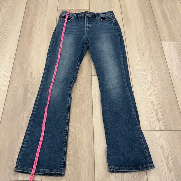 Pistola Women's Medium Wash Bootcut Jeans Size 30 - Picture 3 of 10